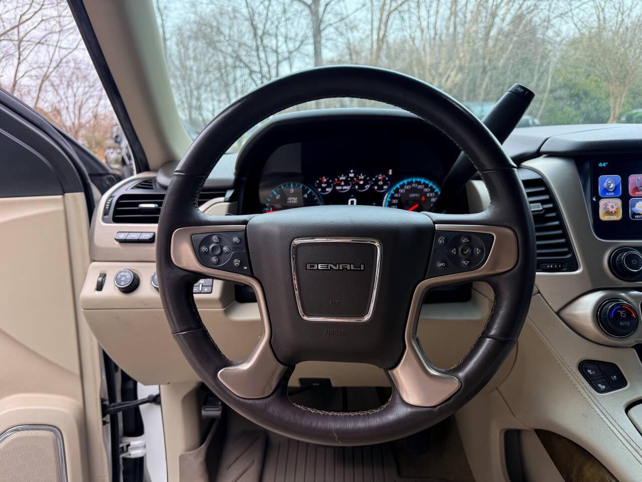 GMC Yukon XL Denali 4WD 2017