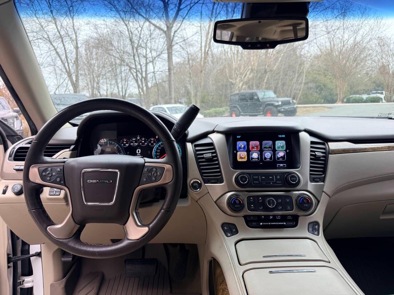 GMC Yukon XL Denali 4WD 2017