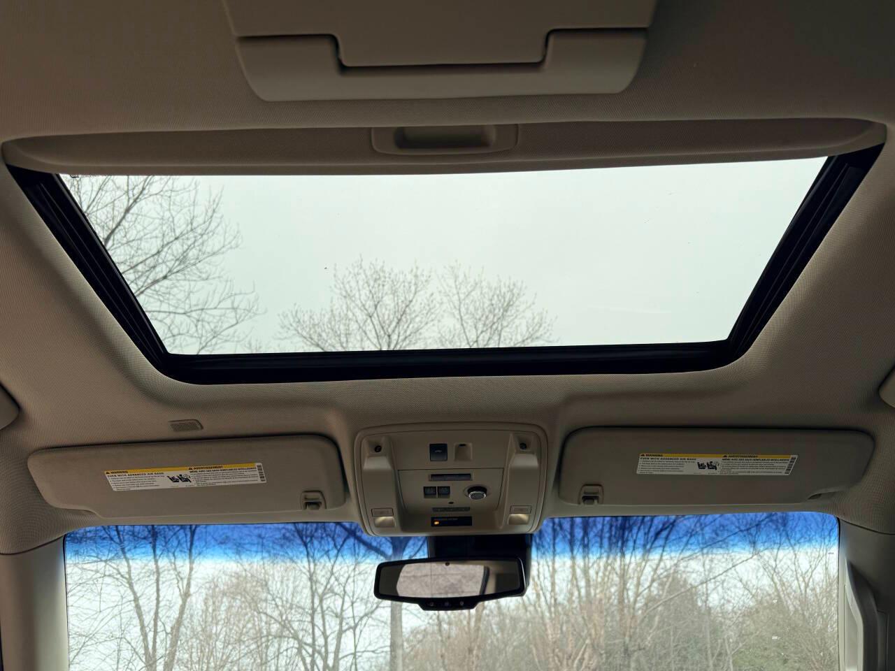 GMC Yukon XL Denali 4WD 2017