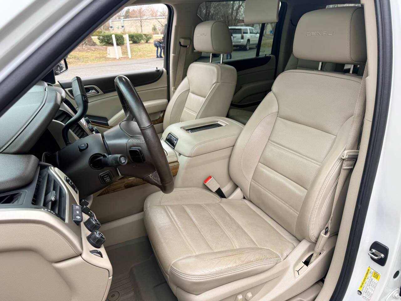 GMC Yukon XL Denali 4WD 2017