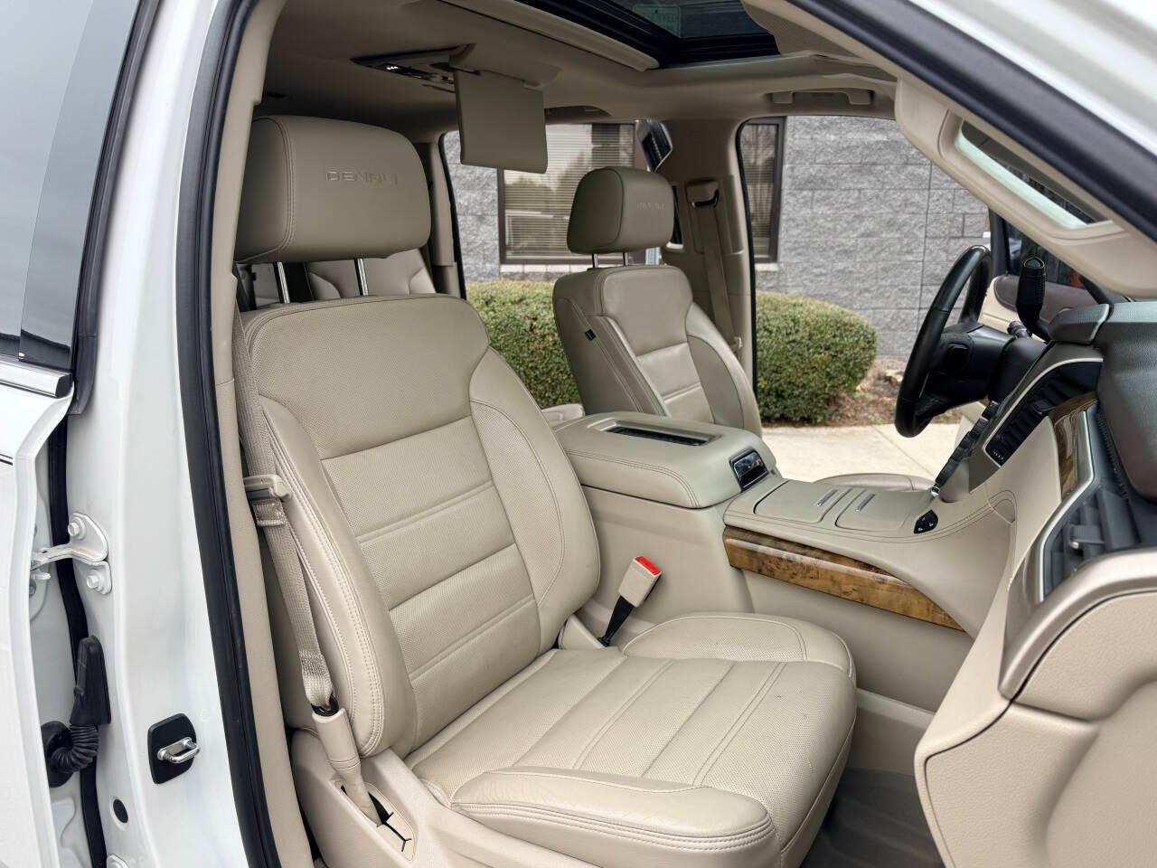 GMC Yukon XL Denali 4WD 2017