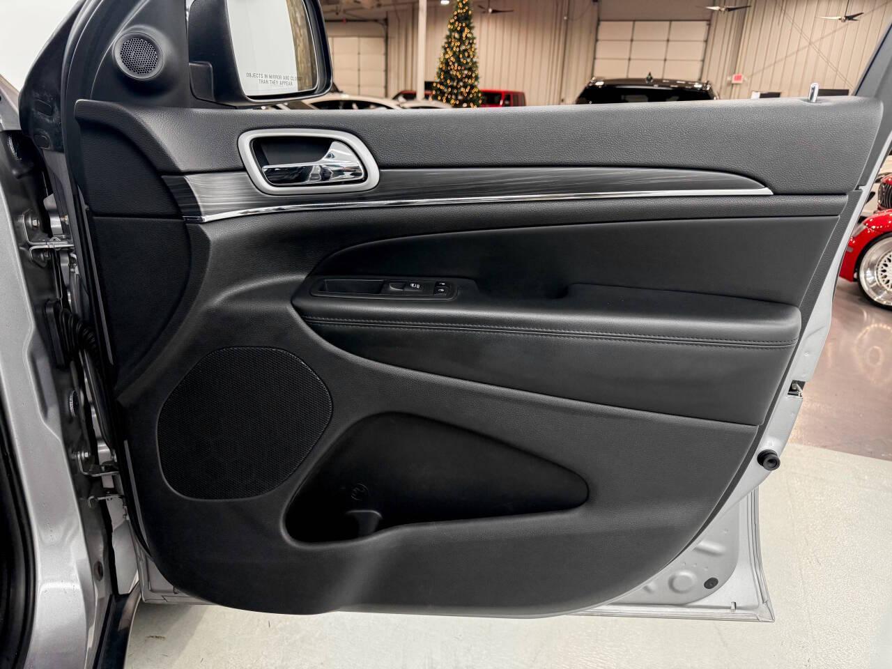 Jeep Grand Cherokee Limited 2WD 2019