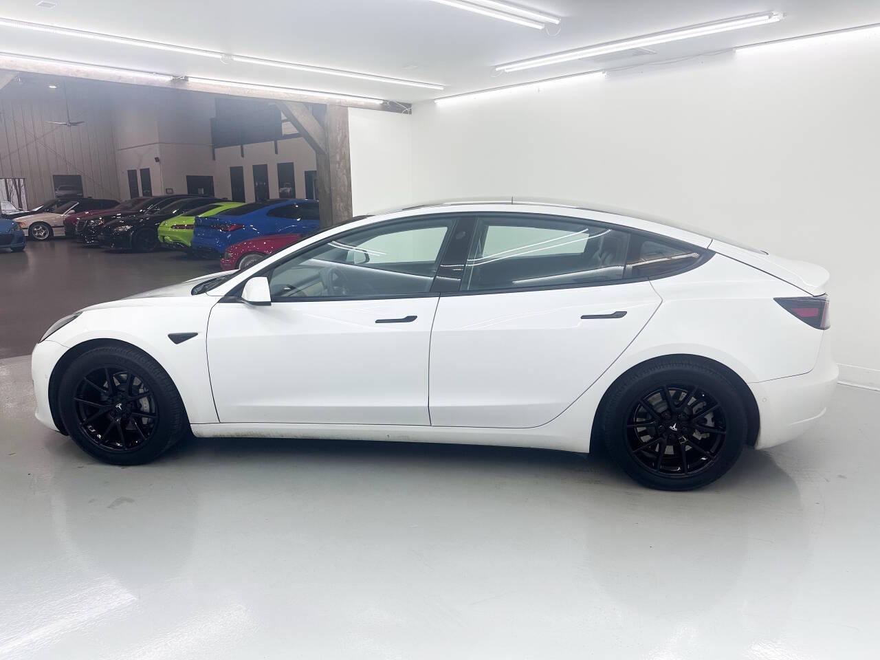 Tesla Model 3 Standard Range Plus 2021