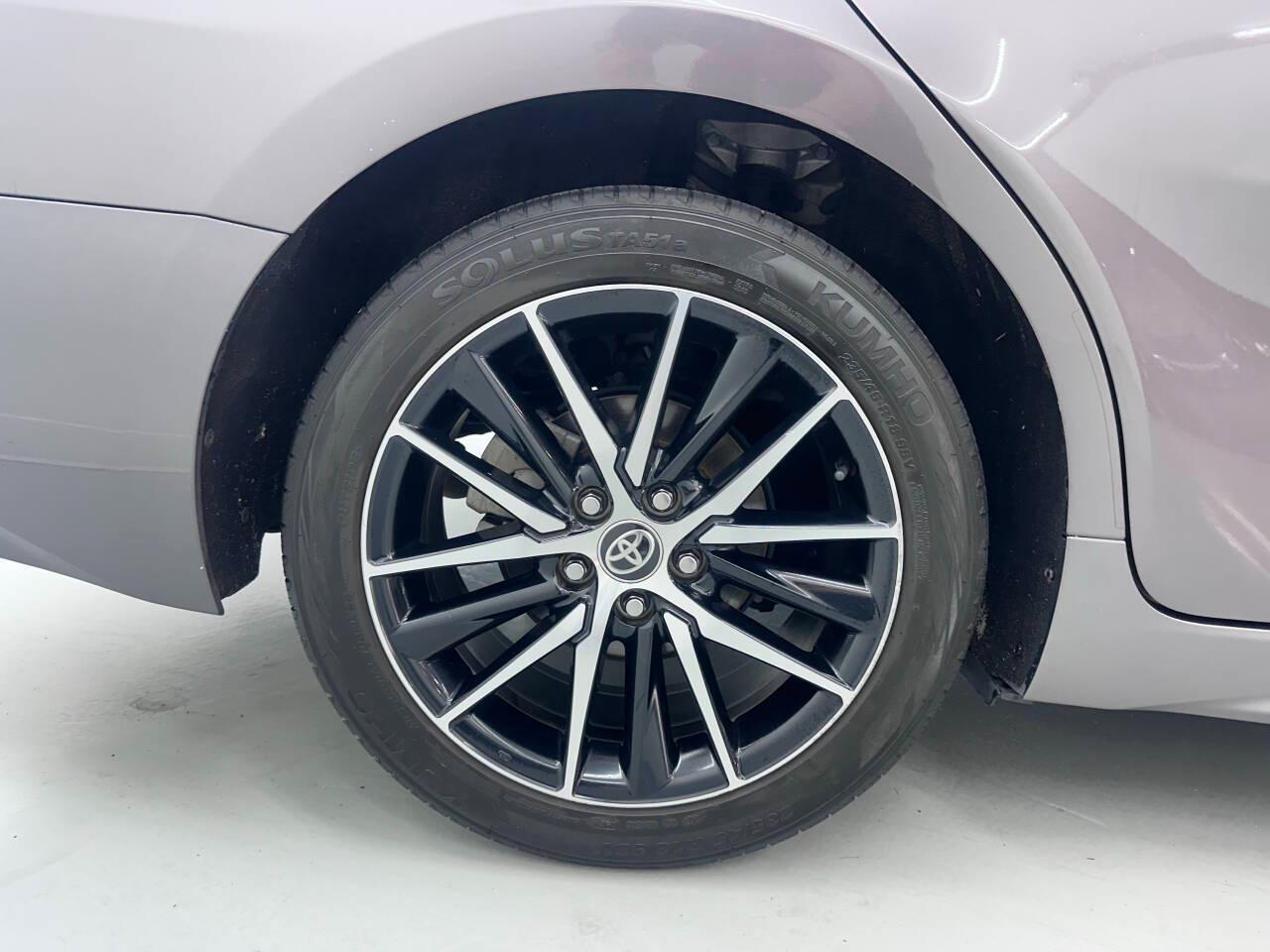 Toyota Camry SE 2021