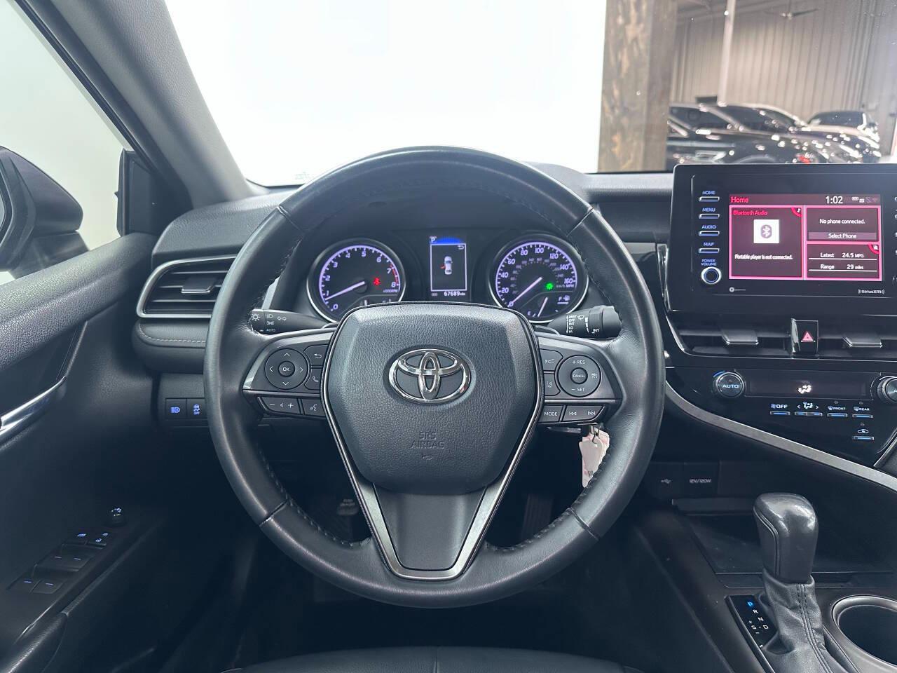 Toyota Camry SE 2021