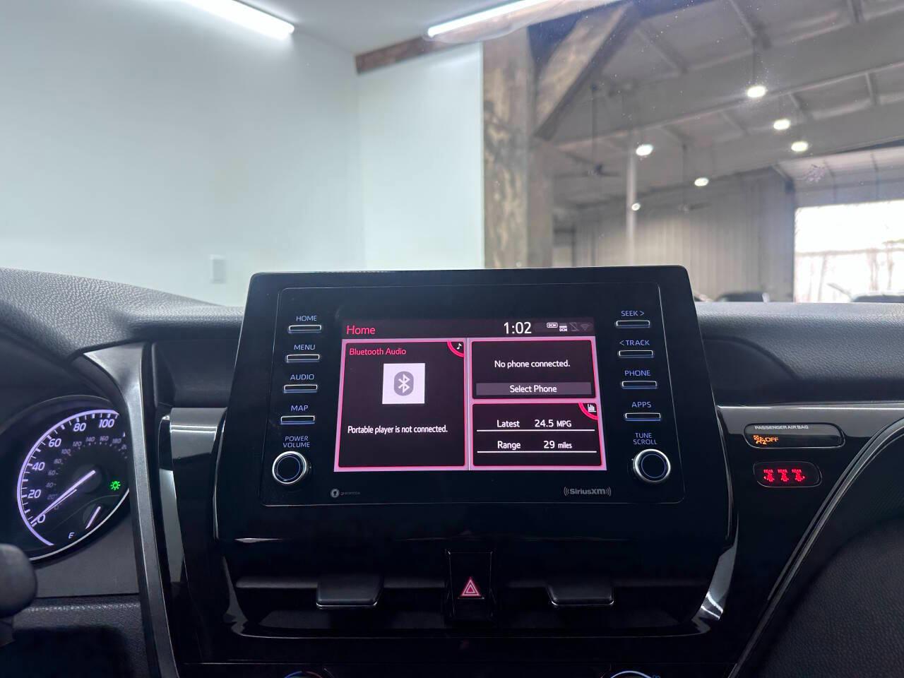 Toyota Camry SE 2021