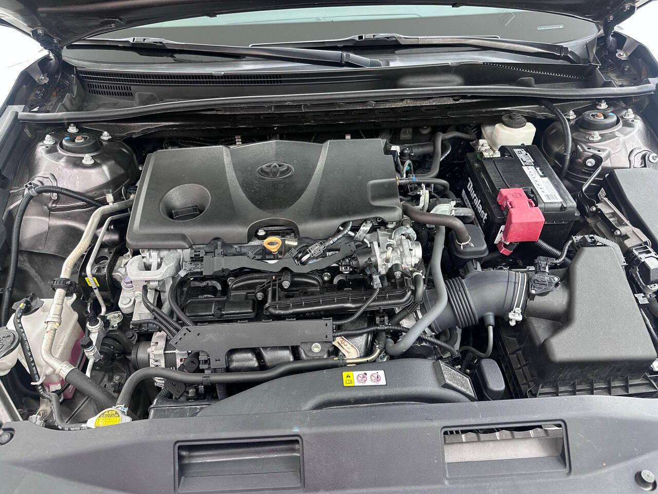 Toyota Camry SE 2021