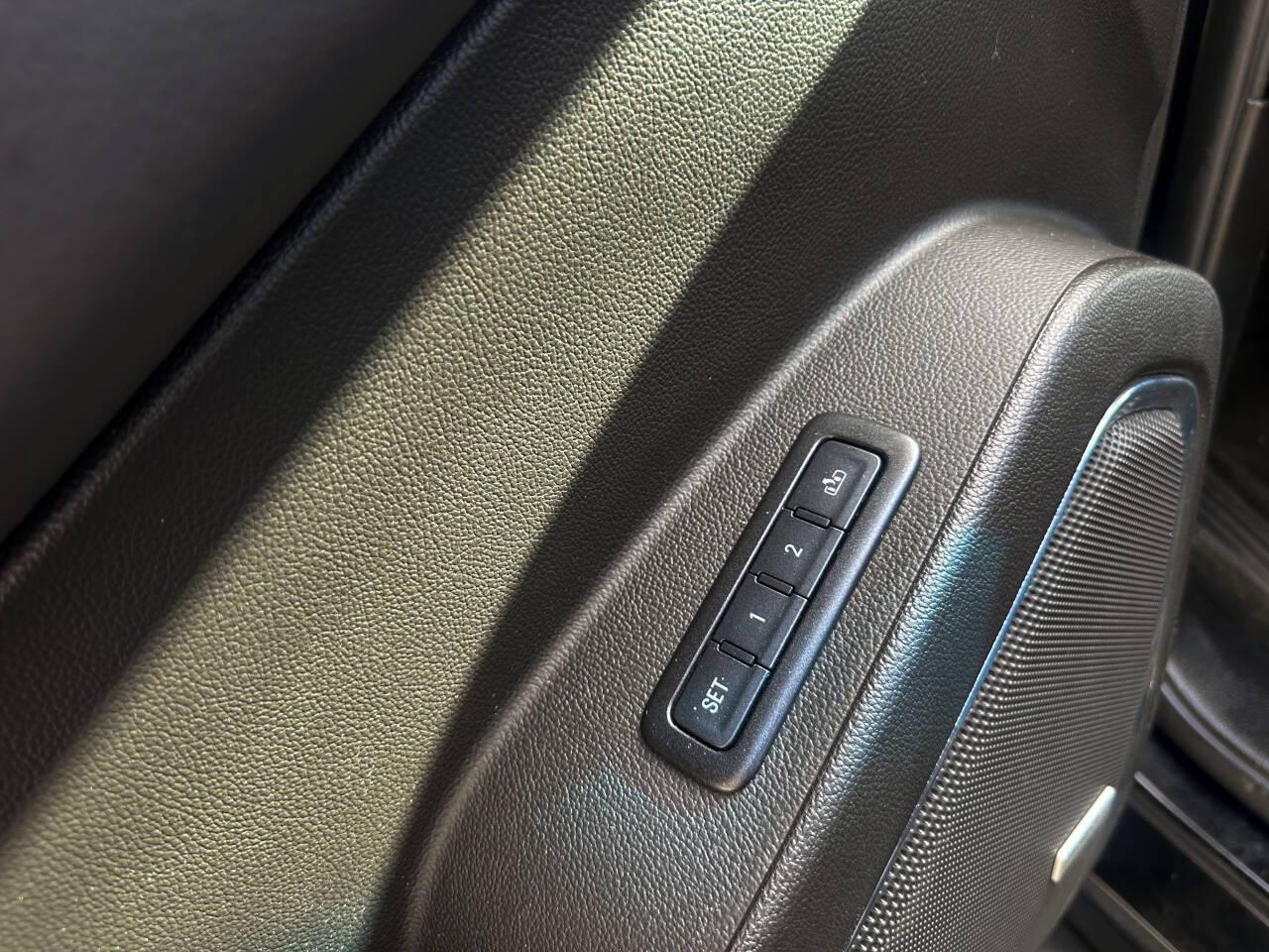 GMC Yukon Denali 4WD 2016