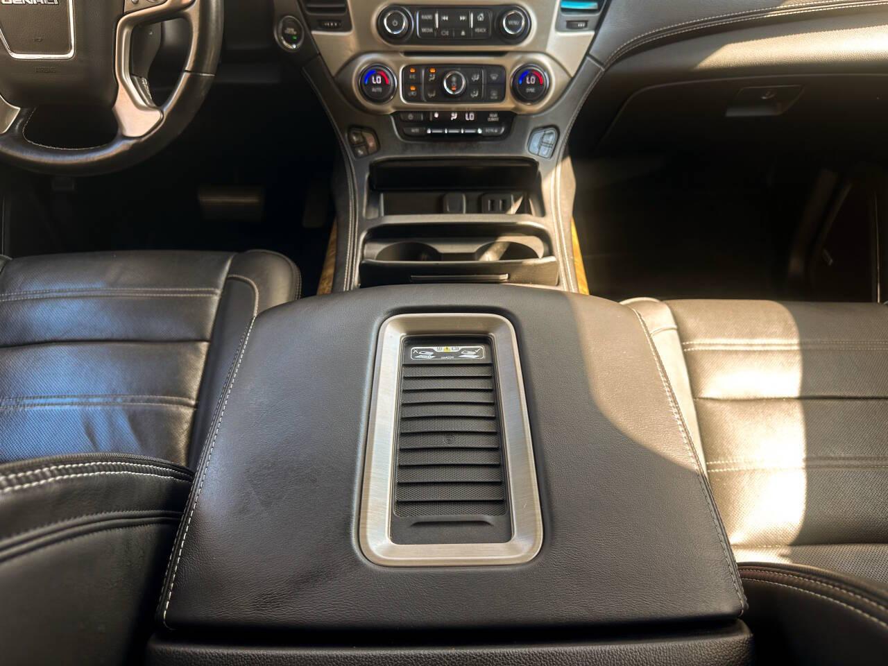 GMC Yukon Denali 4WD 2016