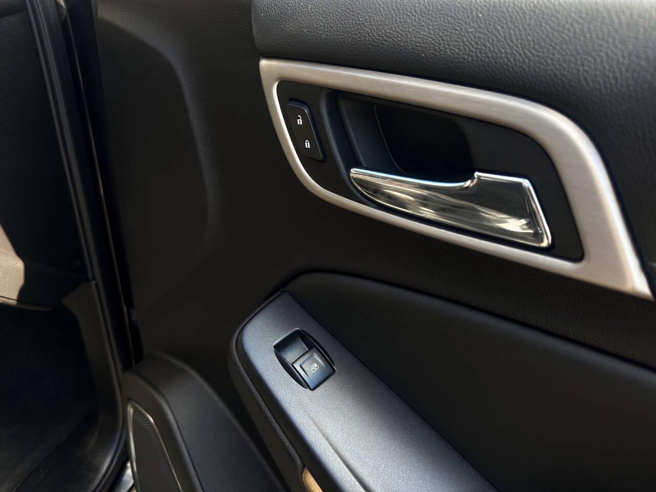 GMC Yukon Denali 4WD 2016