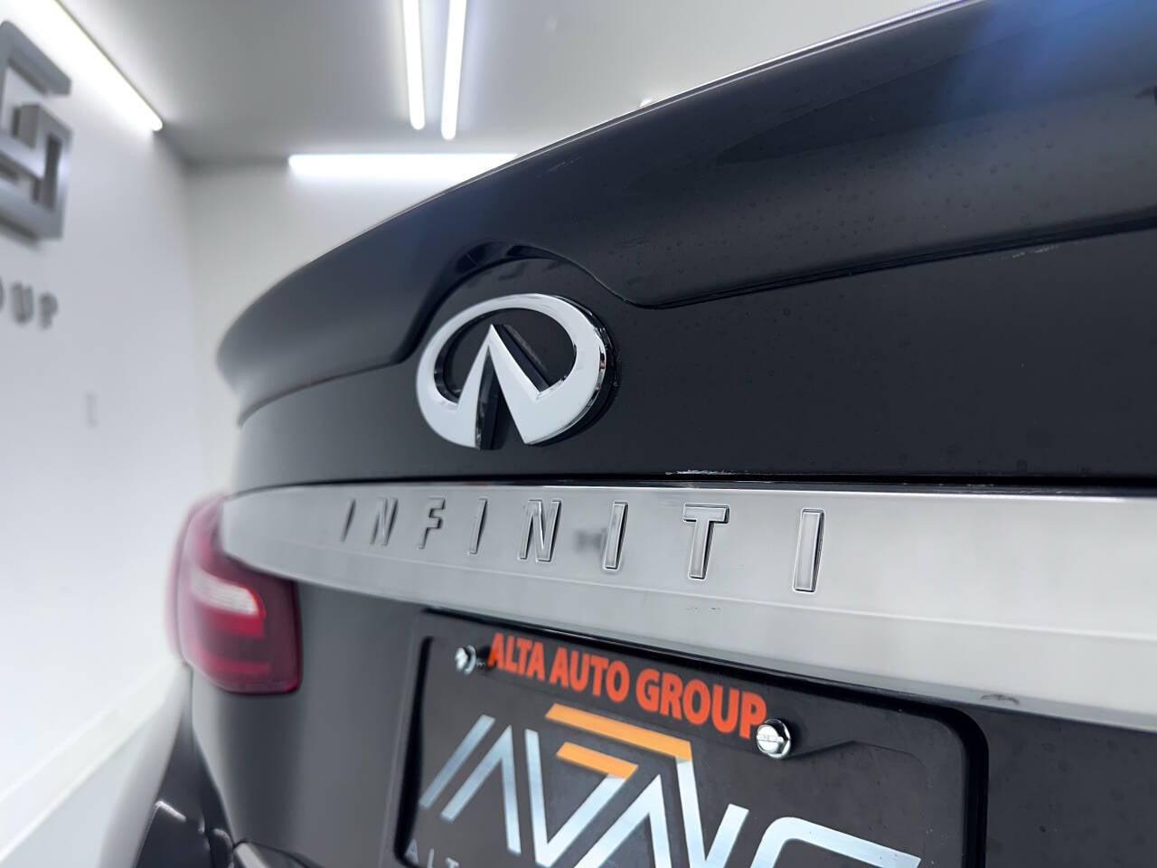 Infiniti Q70 L 3.7 2017