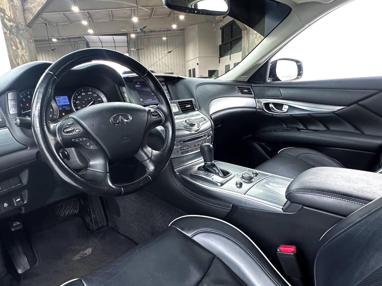 Infiniti Q70 L 3.7 2017