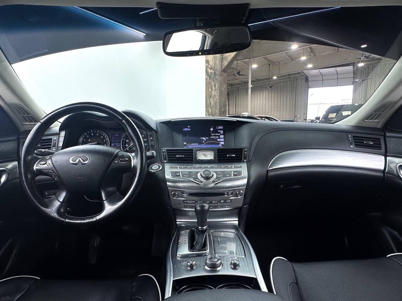 Infiniti Q70 L 3.7 2017