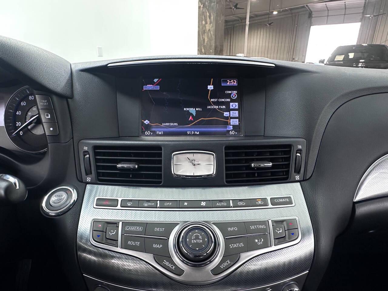 Infiniti Q70 L 3.7 2017