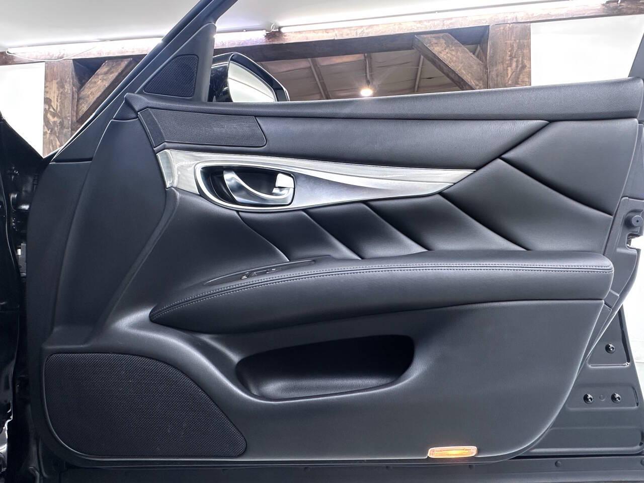 Infiniti Q70 L 3.7 2017