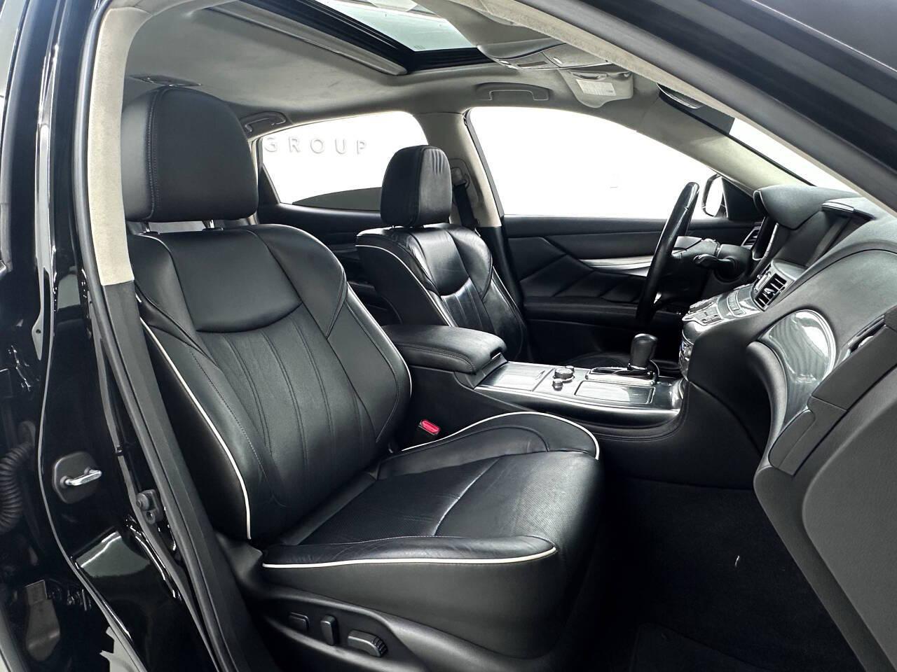 Infiniti Q70 L 3.7 2017