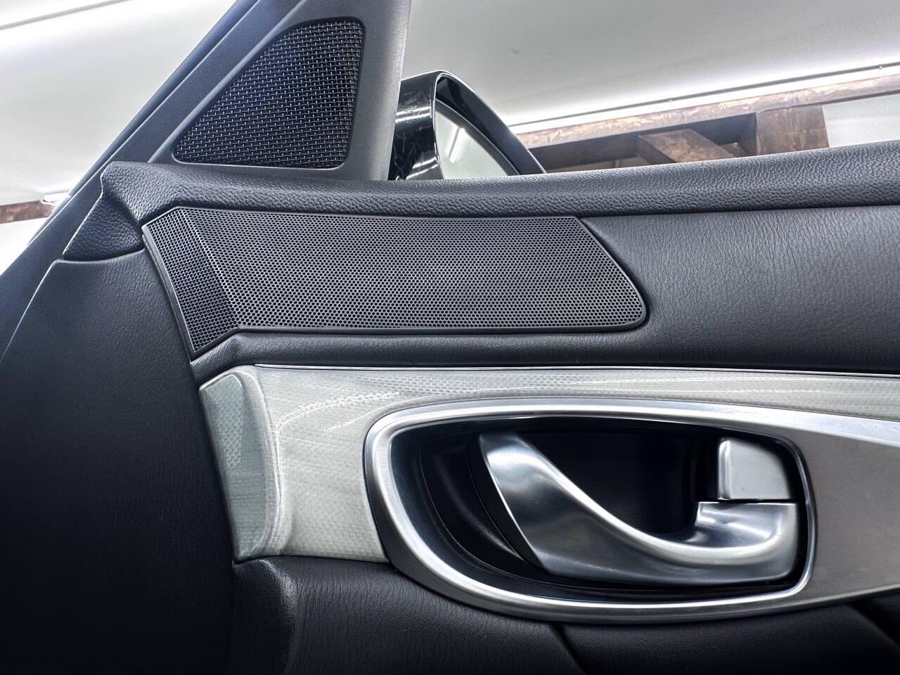 Infiniti Q70 L 3.7 2017