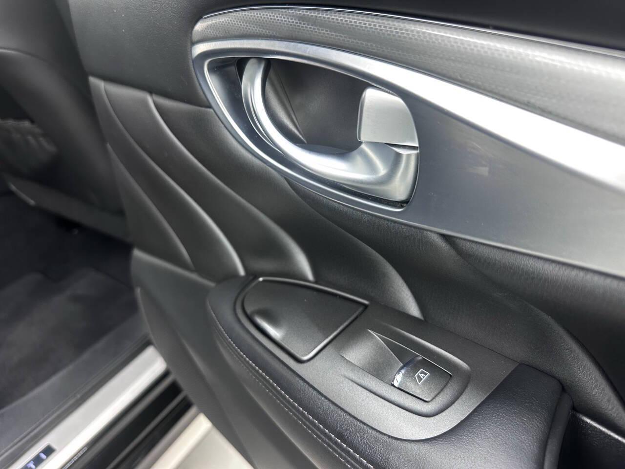 Infiniti Q70 L 3.7 2017