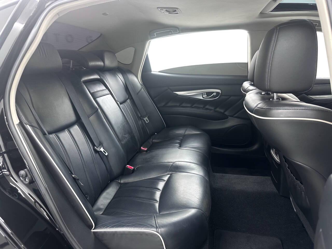Infiniti Q70 L 3.7 2017