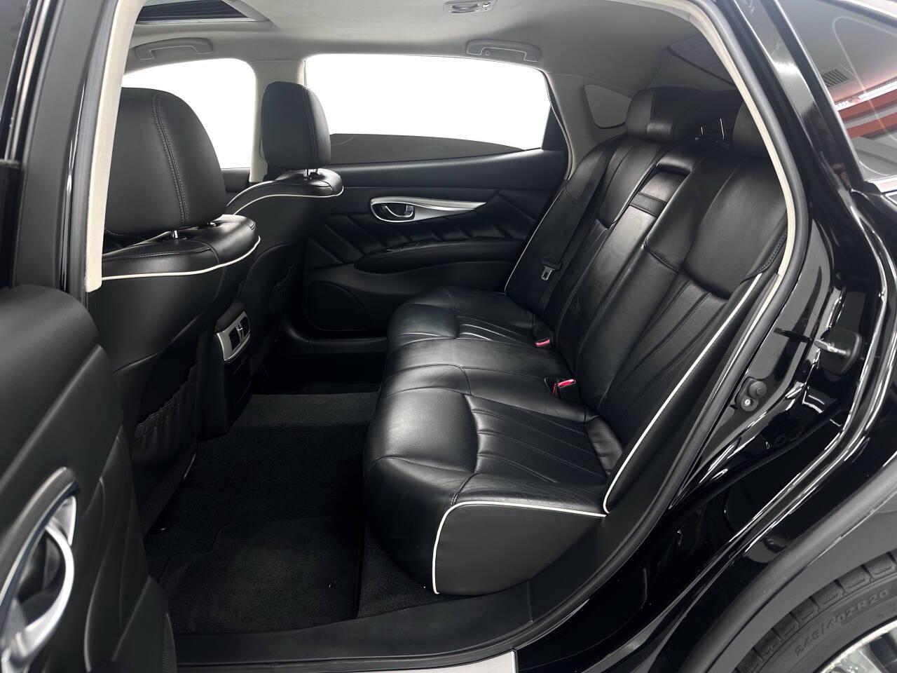 Infiniti Q70 L 3.7 2017