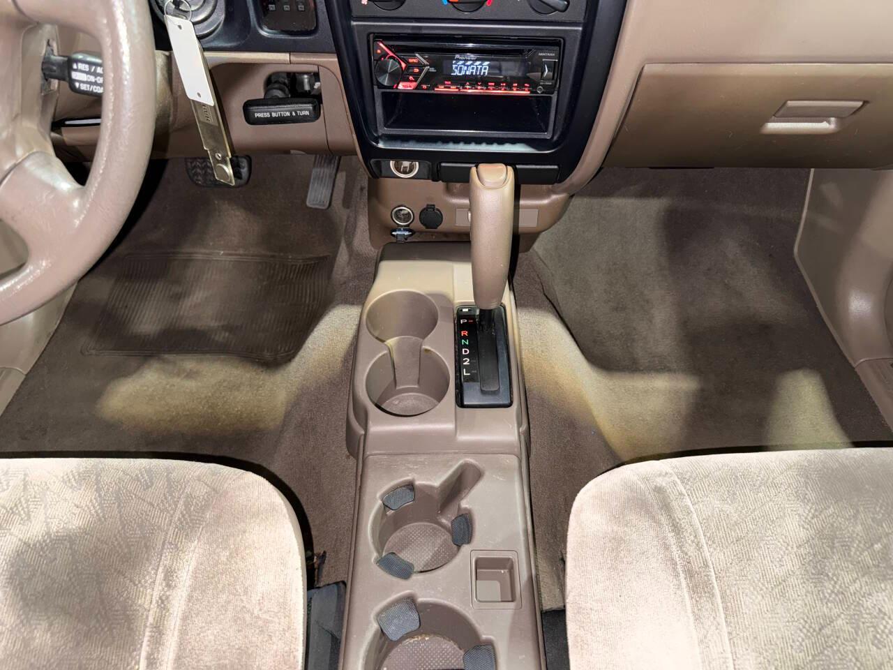 Toyota Tacoma PreRunner Double Cab V6 2WD 2004