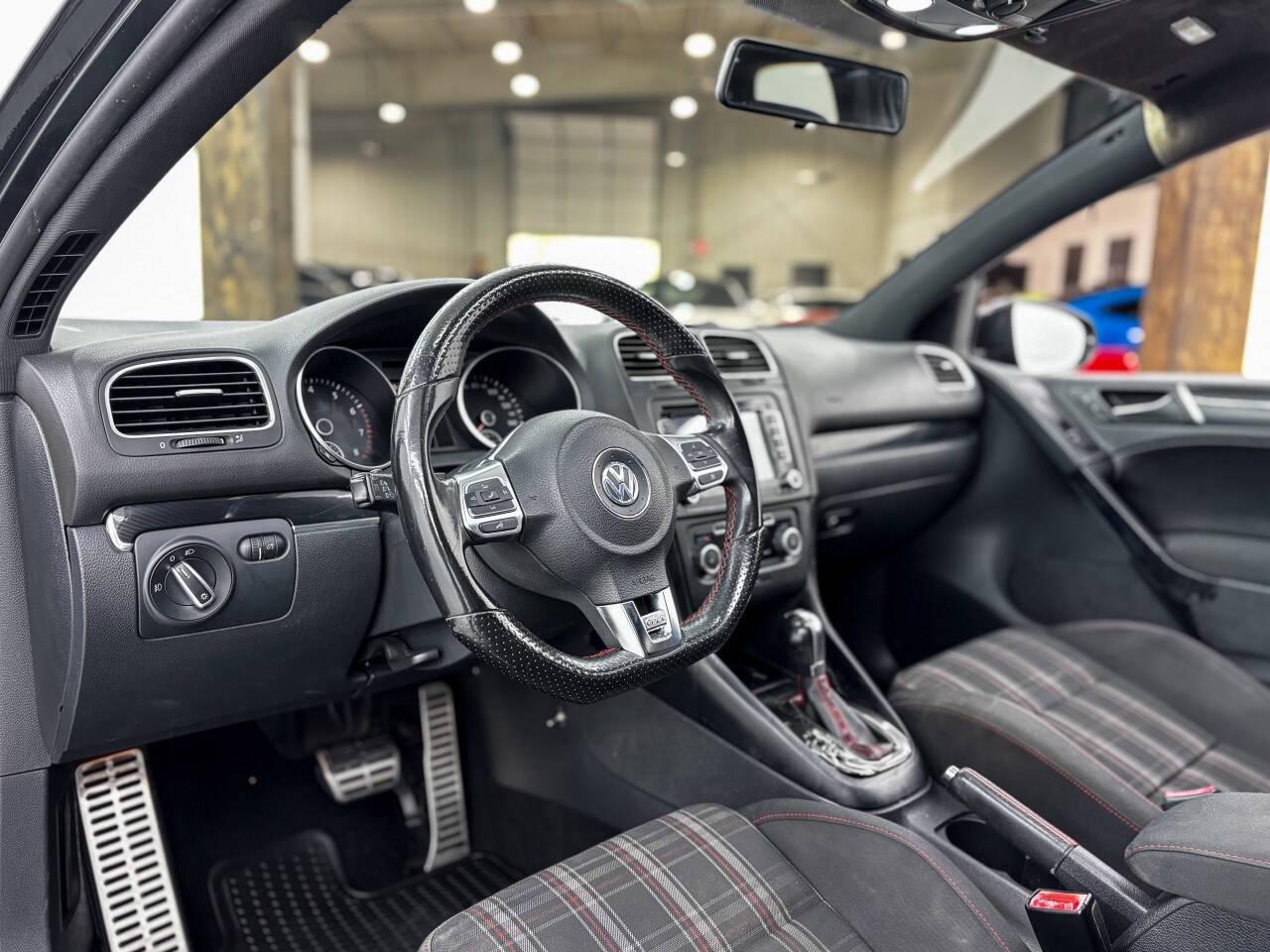 Volkswagen GTI 2.0T Coupe 2010