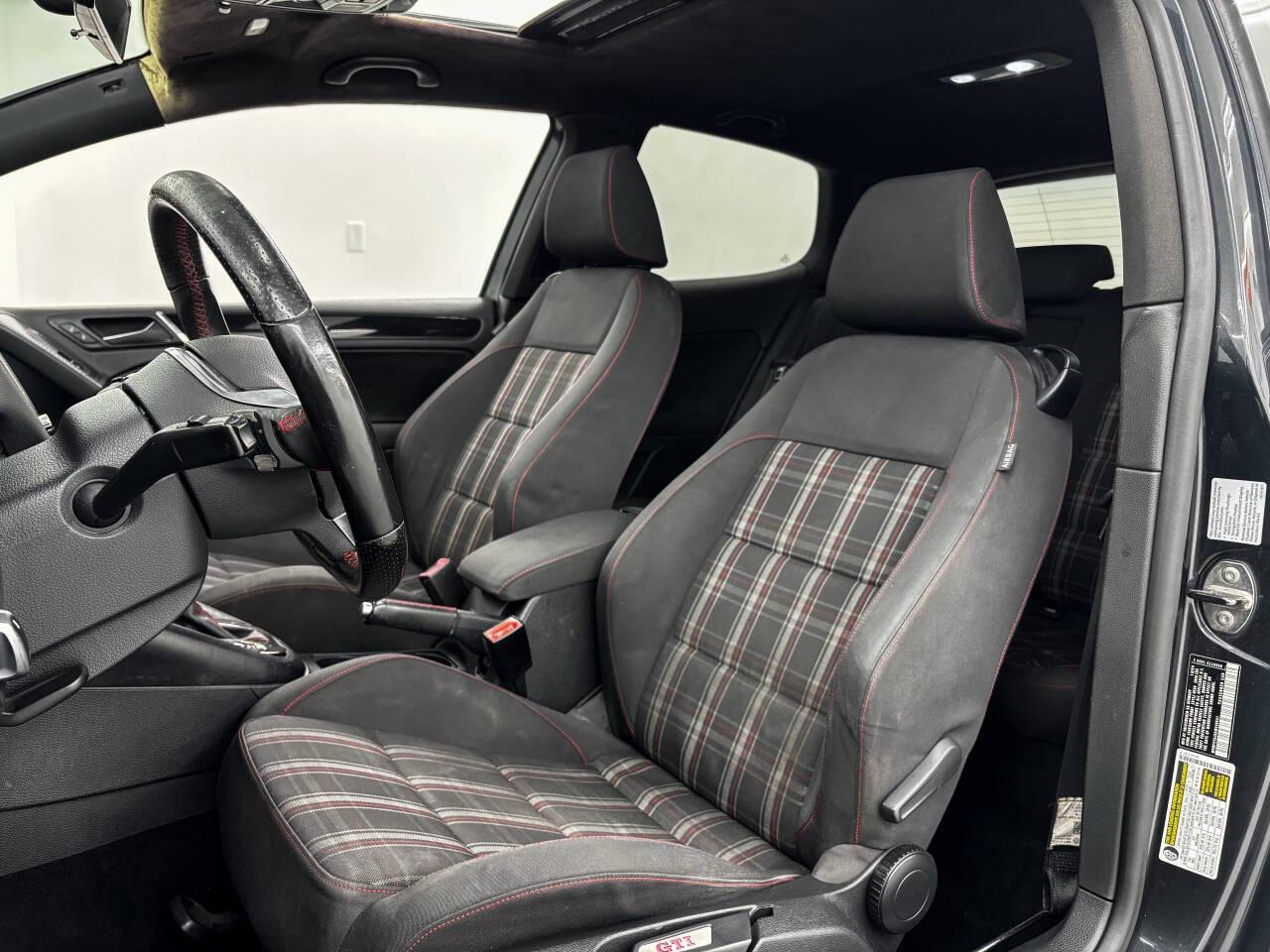 Volkswagen GTI 2.0T Coupe 2010