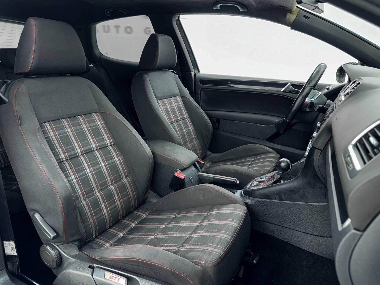 Volkswagen GTI 2.0T Coupe 2010