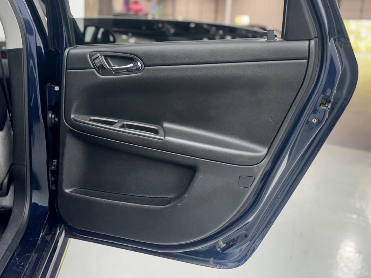 Chevrolet Impala LS 2011