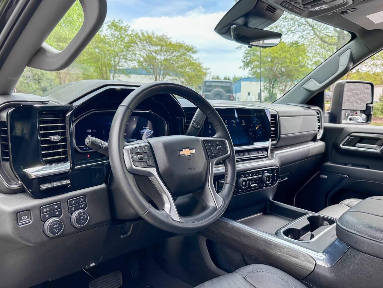 Chevrolet Silverado 2500HD LTZ Crew Cab Short Box 4WD 2024