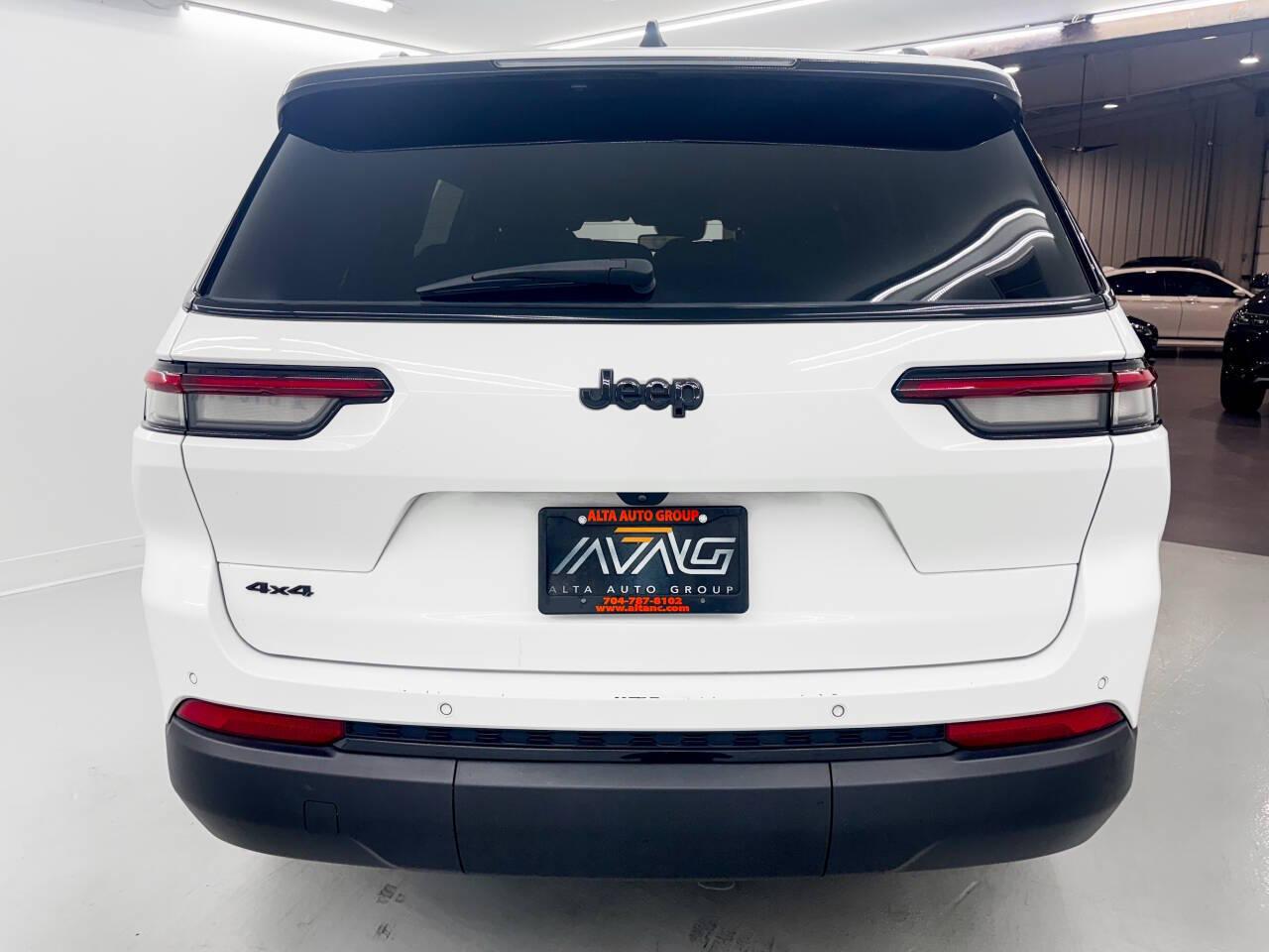 Jeep Grand Cherokee L Laredo 4WD 2024