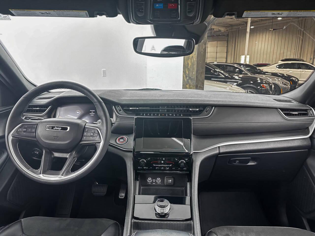 Jeep Grand Cherokee L Laredo 4WD 2024