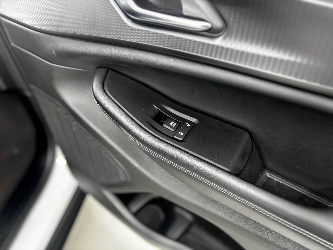 Jeep Grand Cherokee L Laredo 4WD 2024