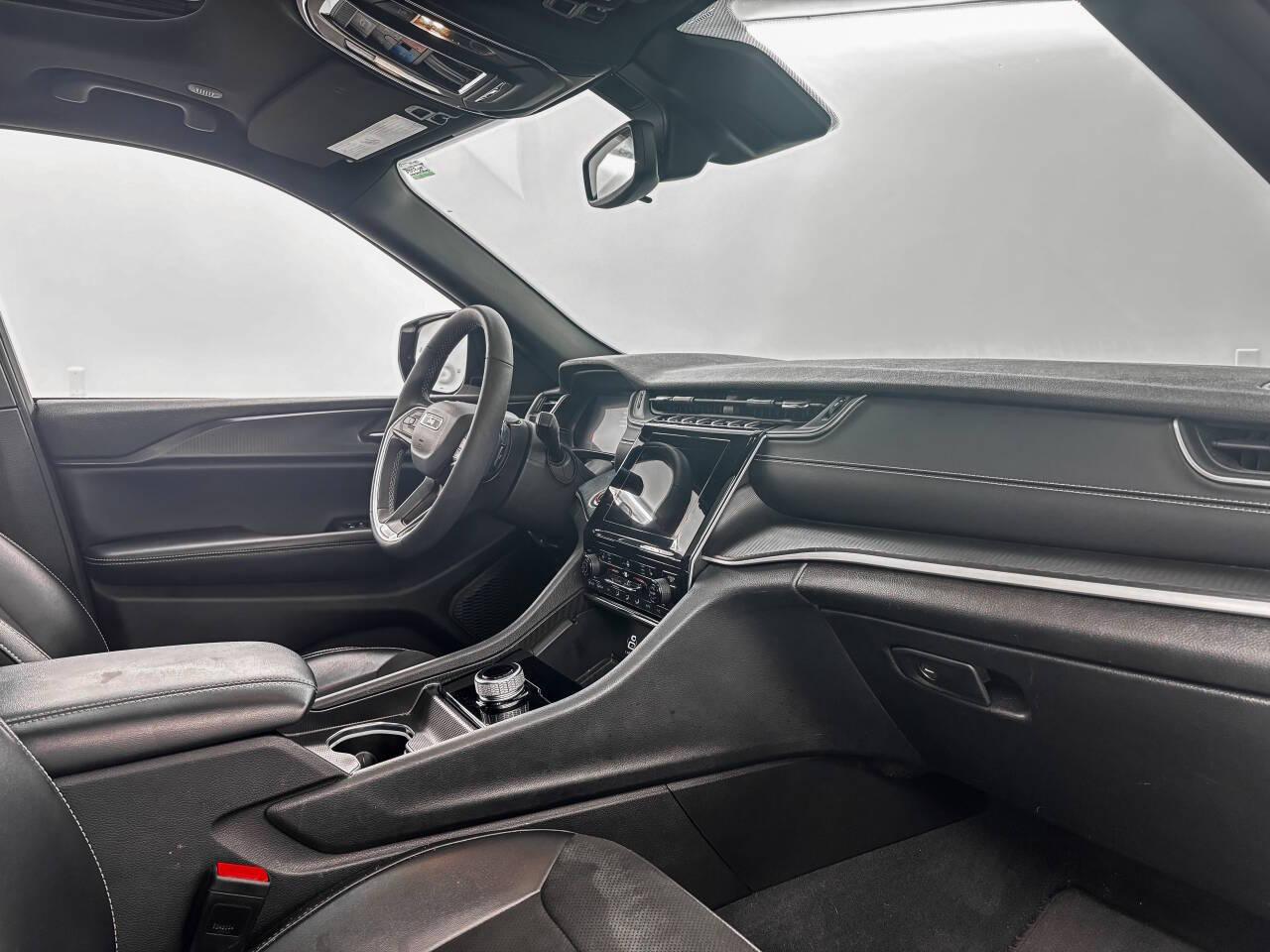 Jeep Grand Cherokee L Laredo 4WD 2024