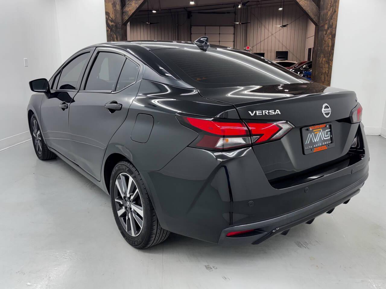 Nissan Versa SV 2021