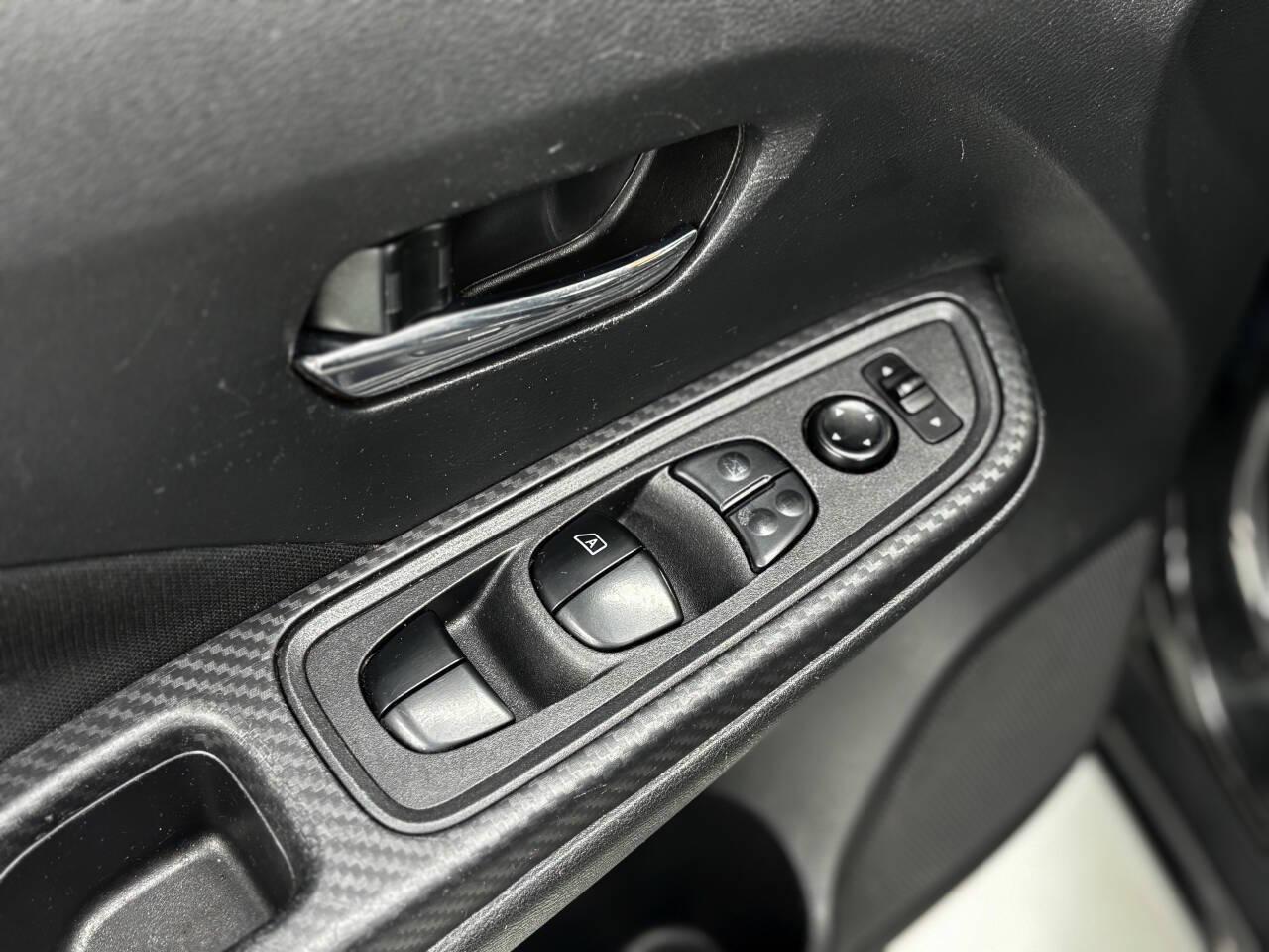 Nissan Versa SV 2021