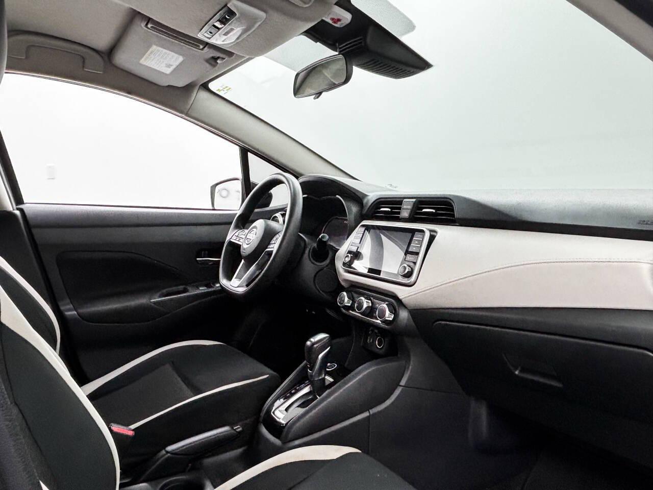 Nissan Versa SV 2021