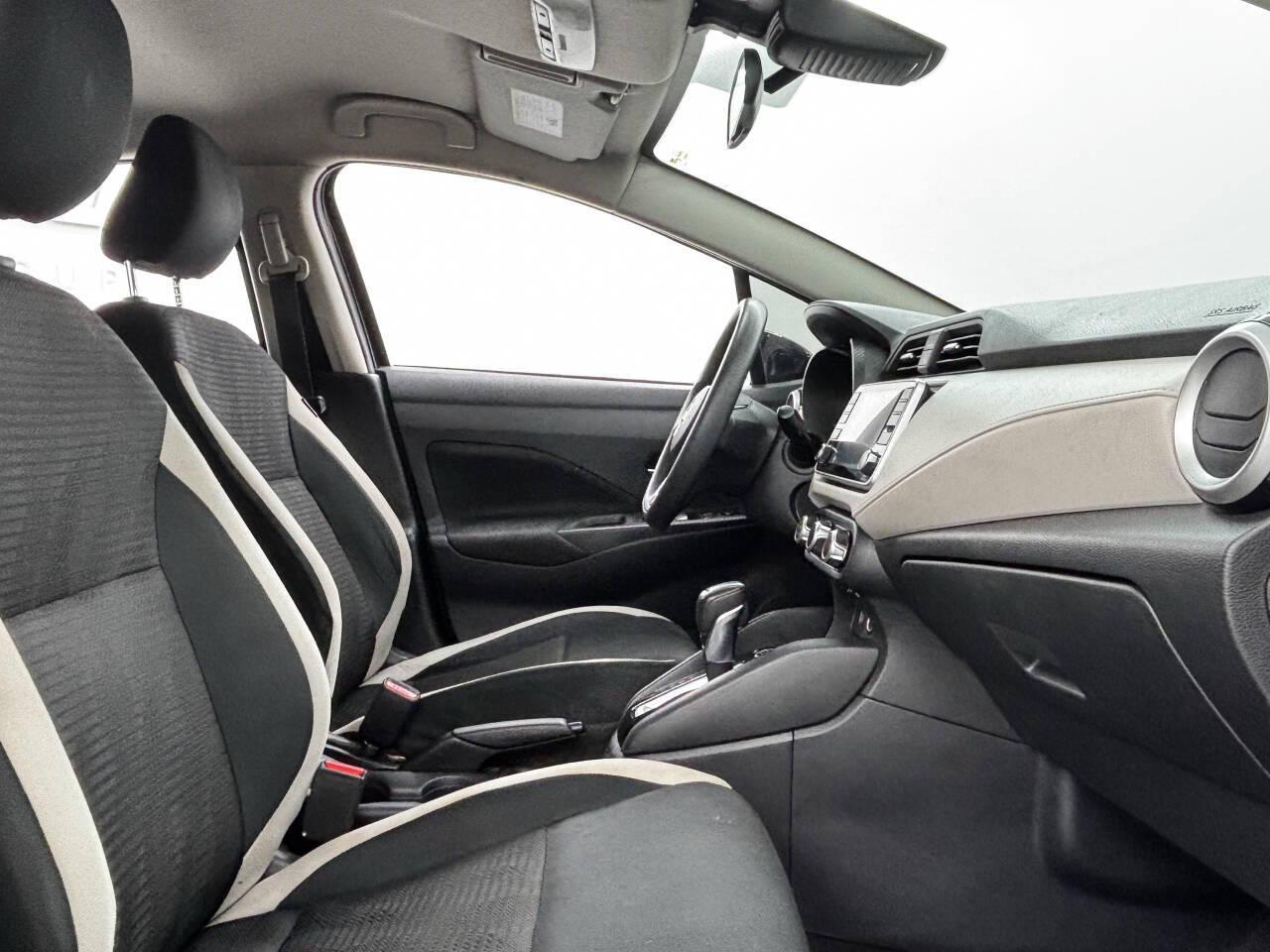 Nissan Versa SV 2021