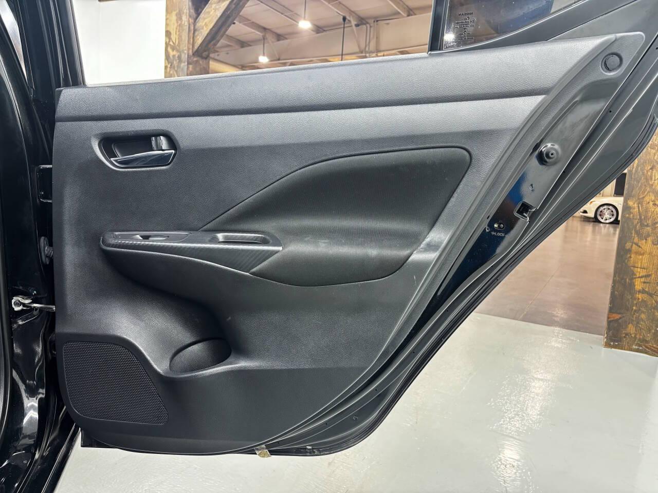 Nissan Versa SV 2021