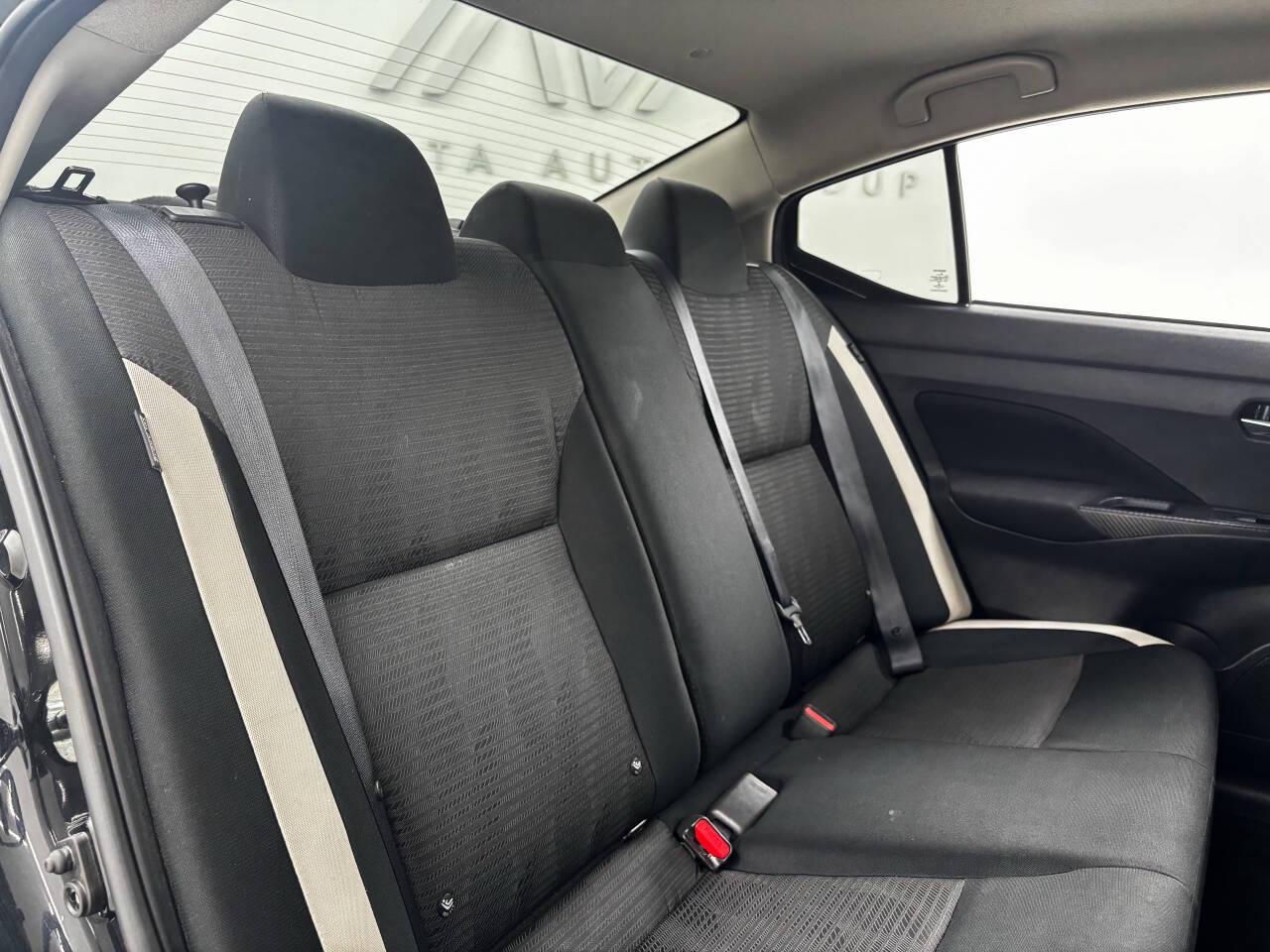 Nissan Versa SV 2021