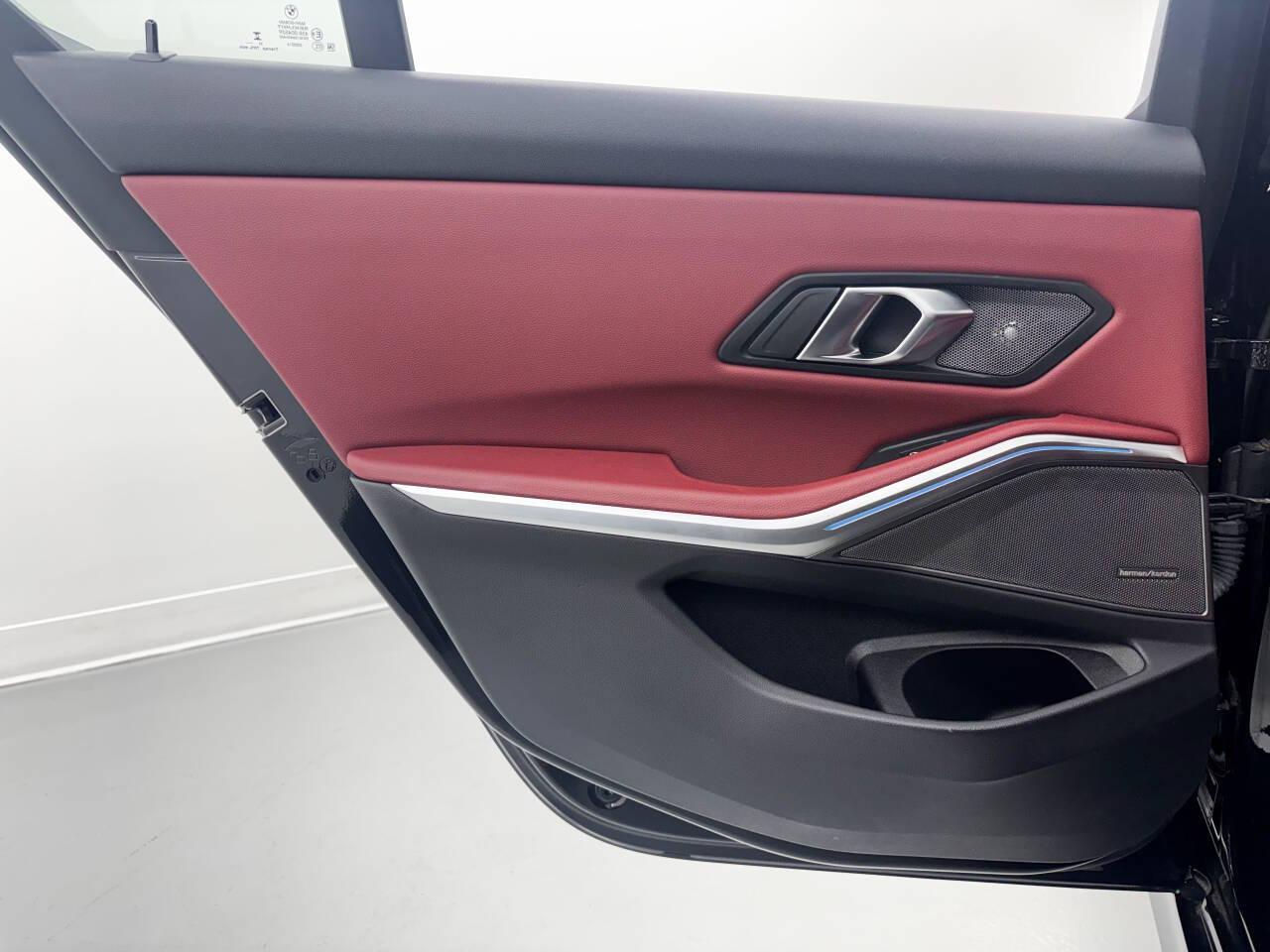 BMW 3-Series 330i xDrive 2024