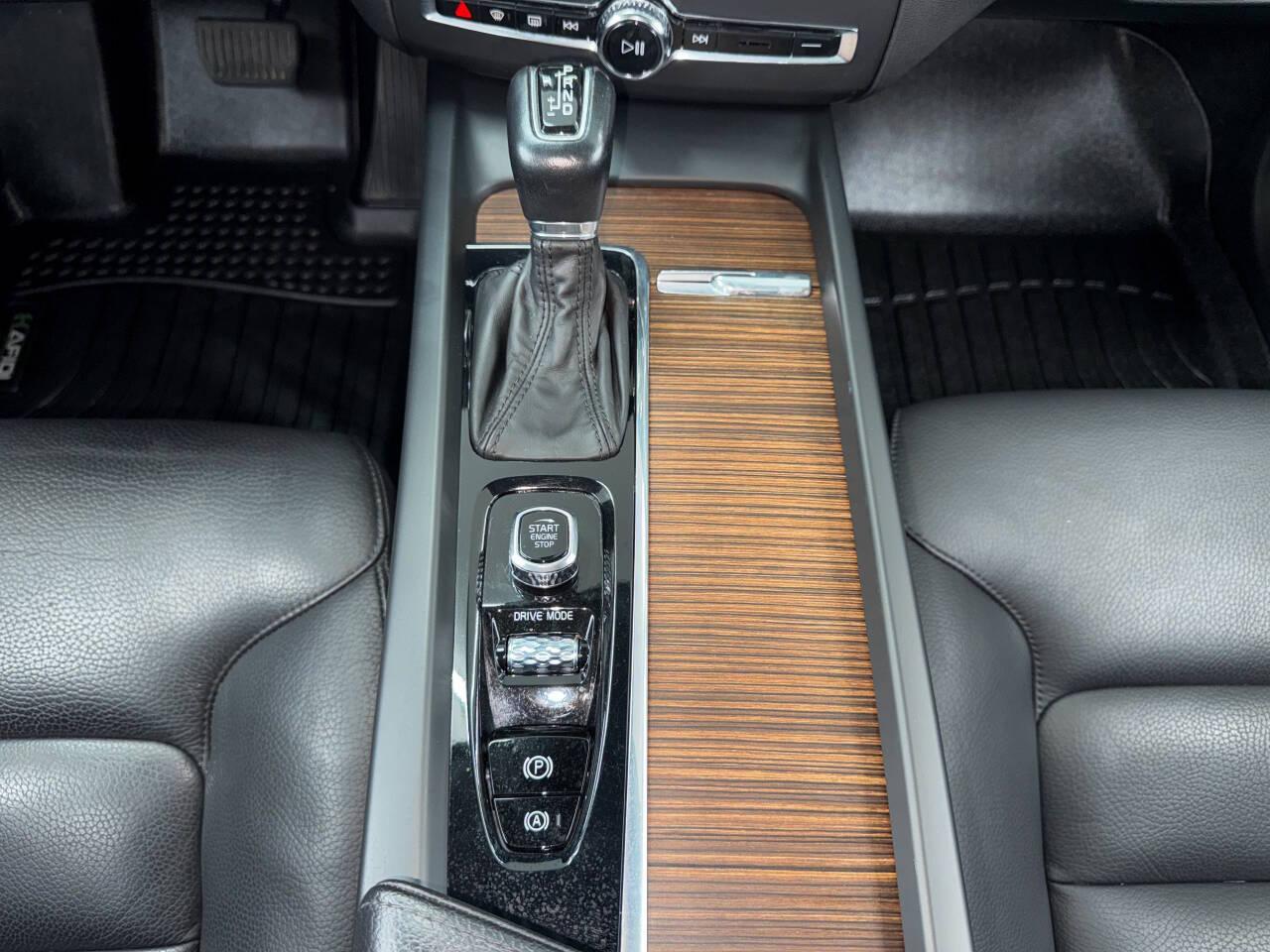 Volvo XC60 T5 Momentum 2021