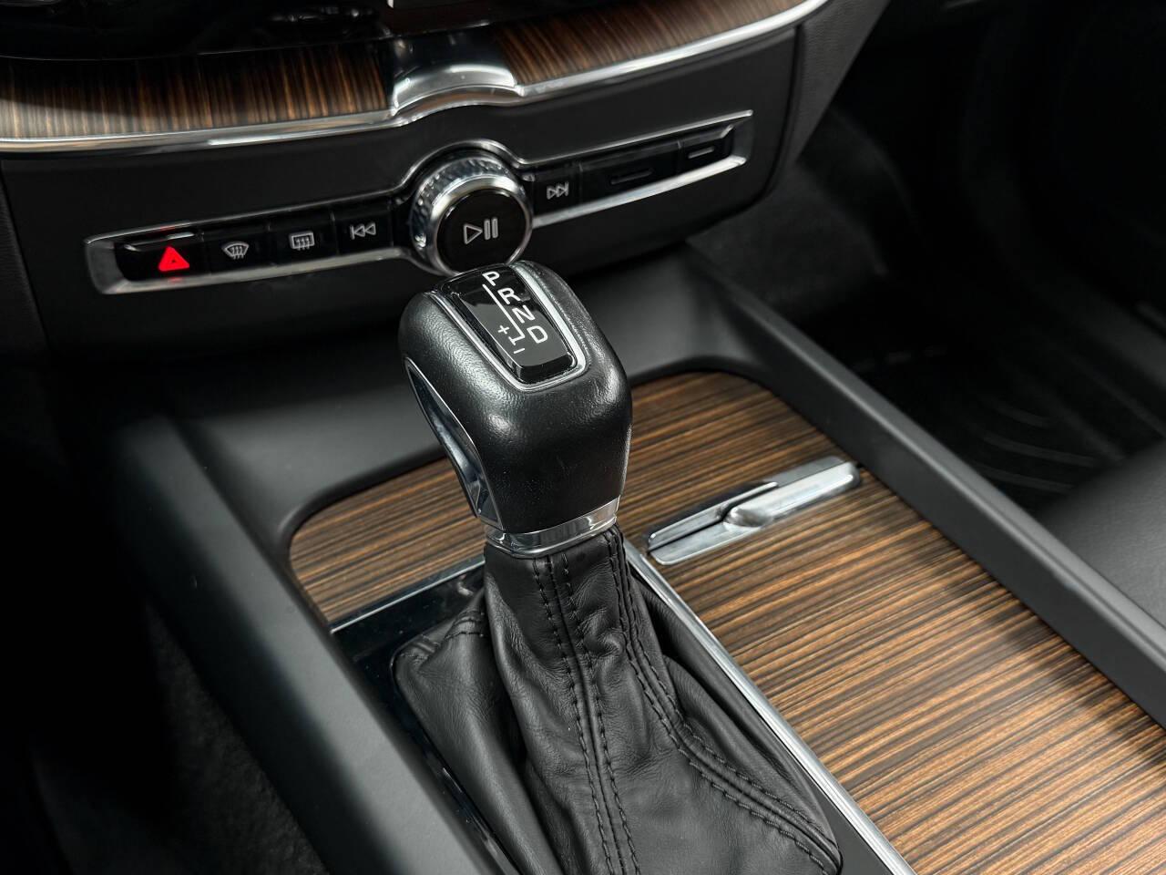 Volvo XC60 T5 Momentum 2021