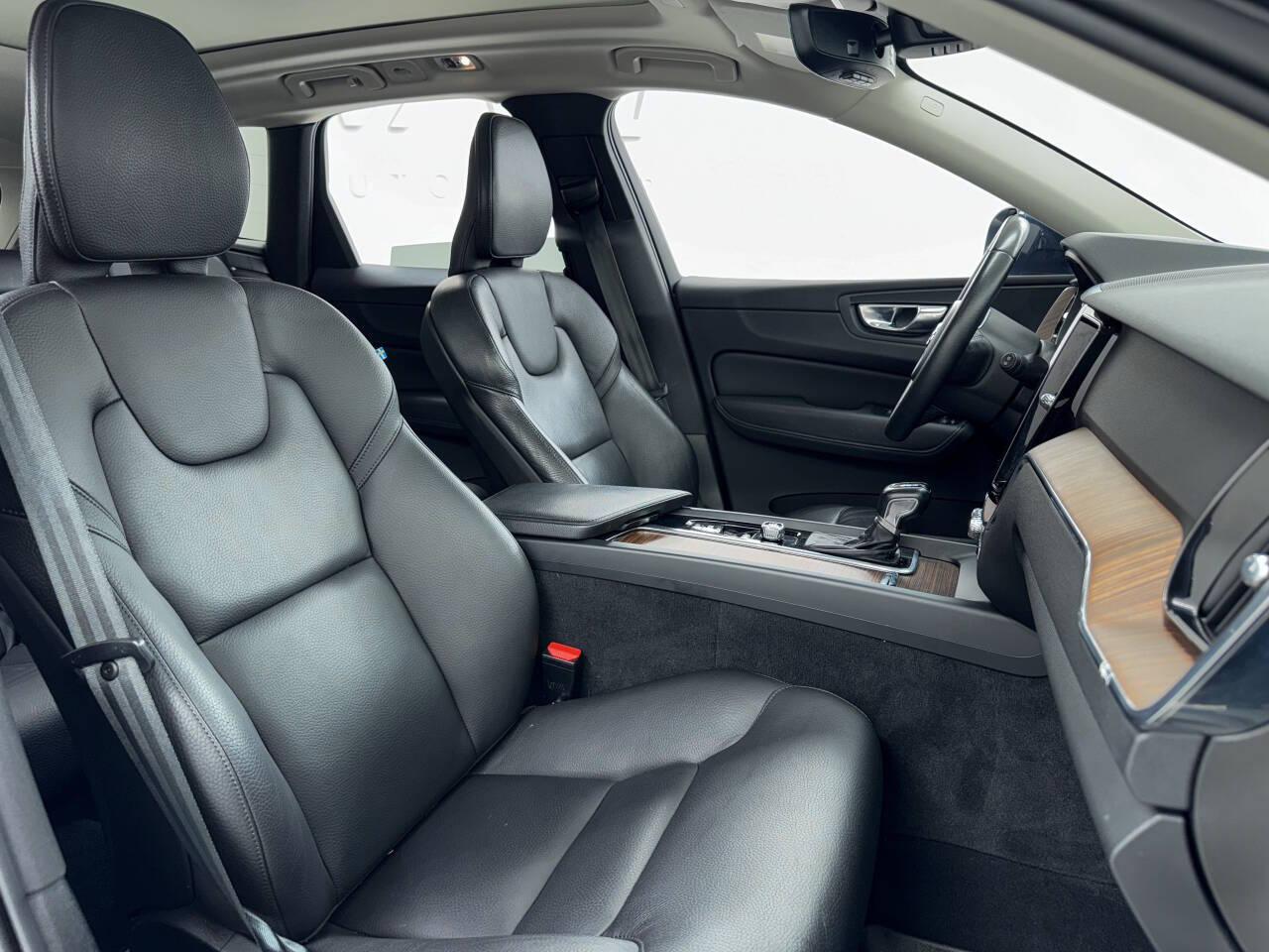 Volvo XC60 T5 Momentum 2021