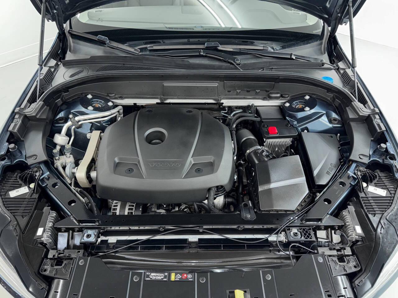 Volvo XC60 T5 Momentum 2021