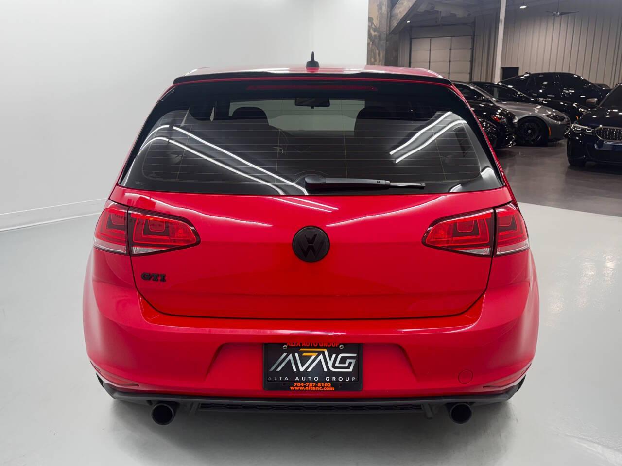 Volkswagen Golf GTI S 6A 4-Door 2017