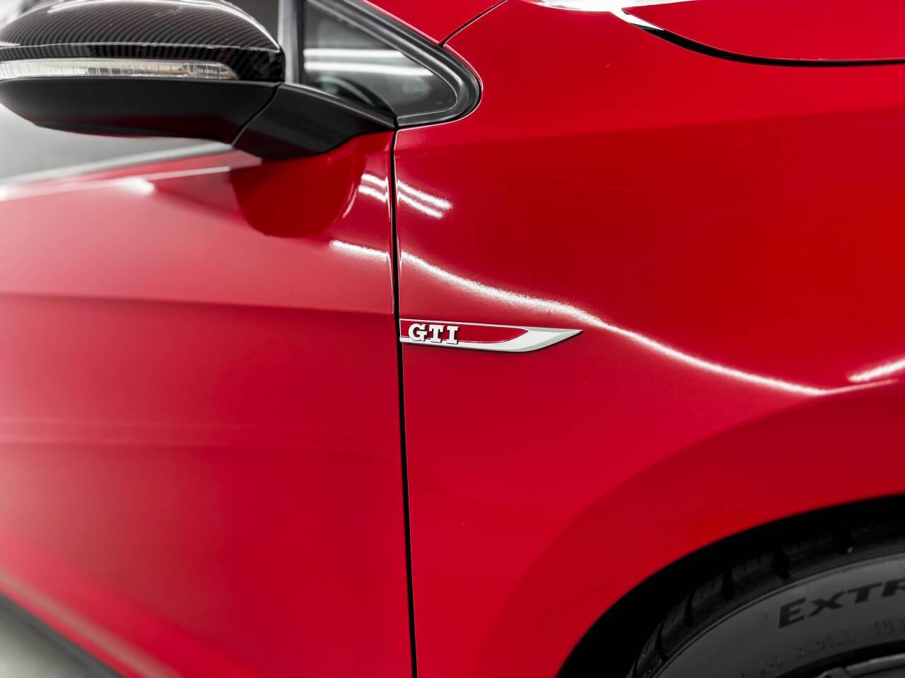 Volkswagen Golf GTI S 6A 4-Door 2017