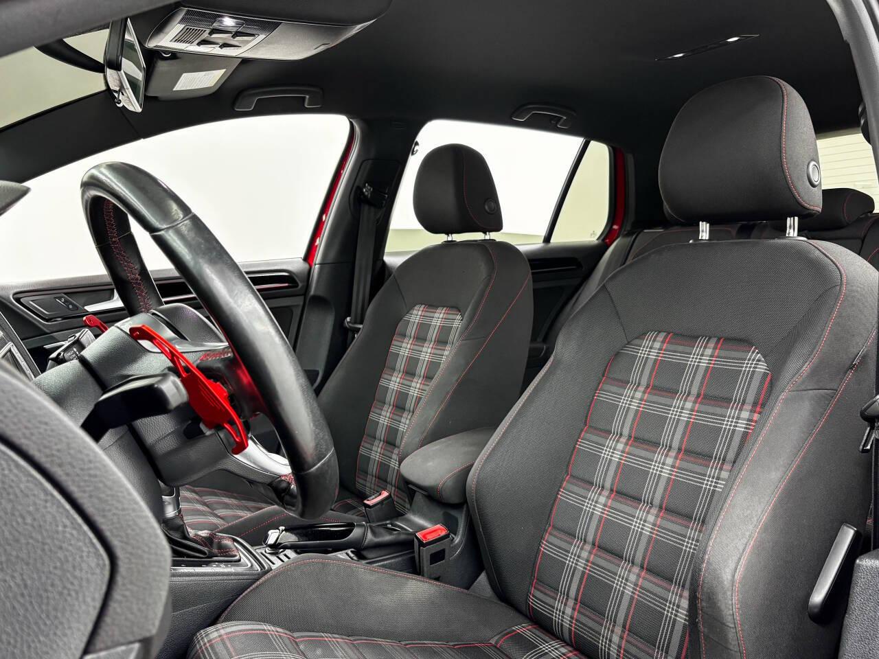 Volkswagen Golf GTI S 6A 4-Door 2017