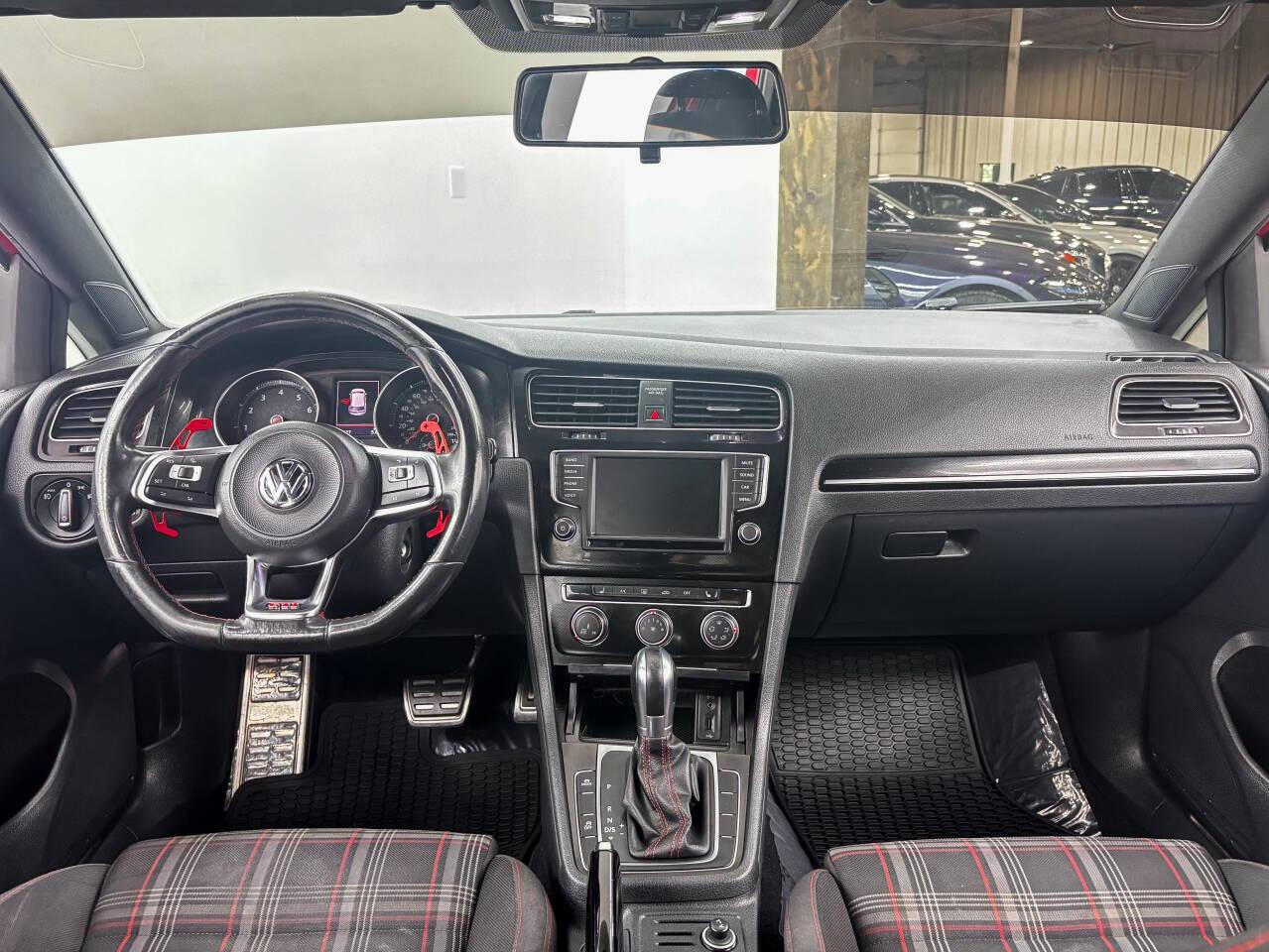 Volkswagen Golf GTI S 6A 4-Door 2017