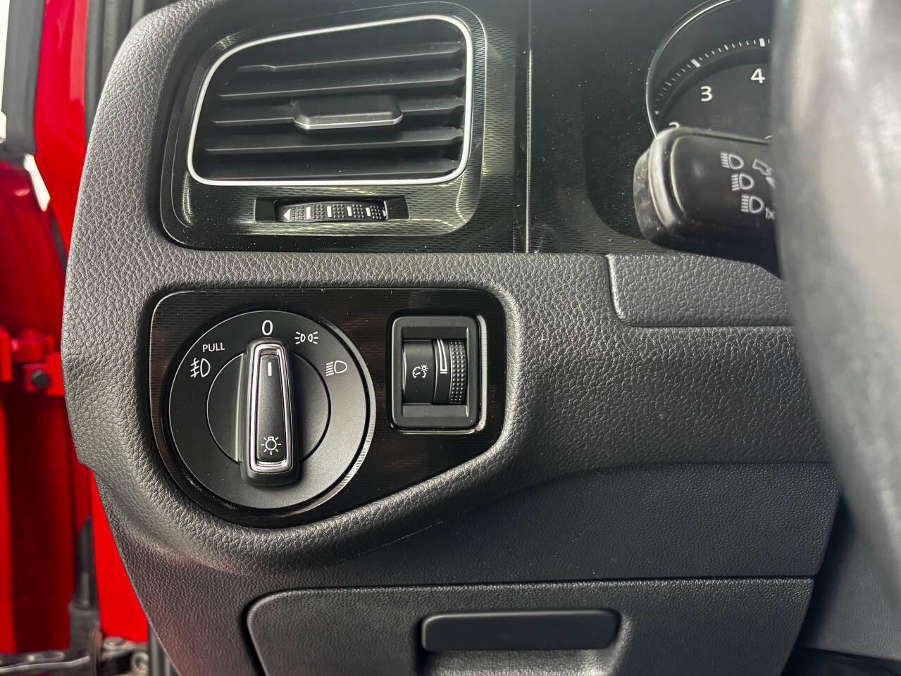 Volkswagen Golf GTI S 6A 4-Door 2017